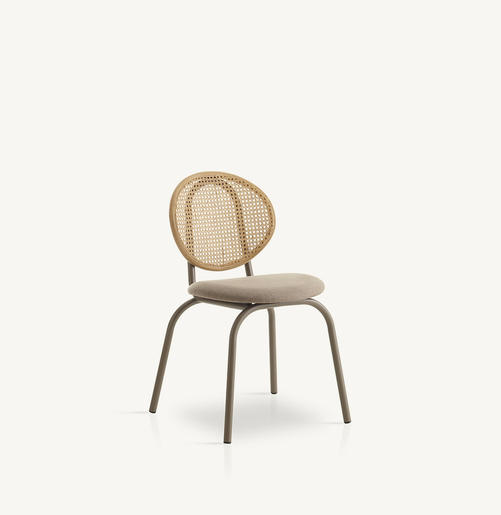 loop dining chair with metal legs