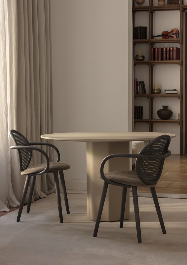  loop dining armchair with solid wood legs